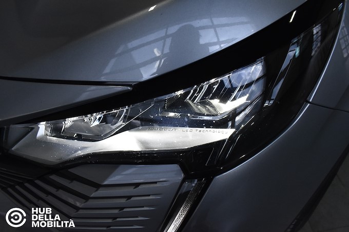 PEUGEOT 3008 BlueHDi 130 S&S EAT8 Active Business